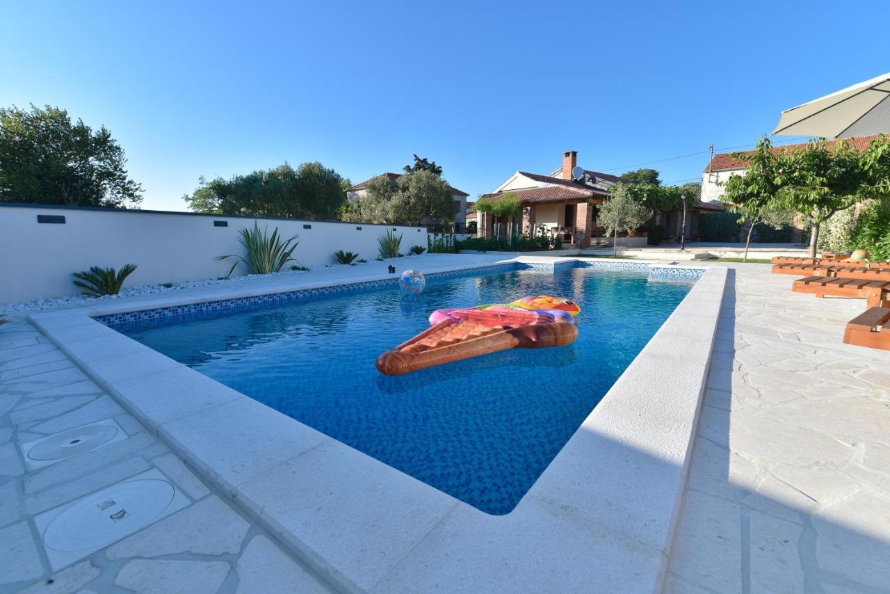 Villa Navita Augustinus With Pool Debeljak Buitenkant foto