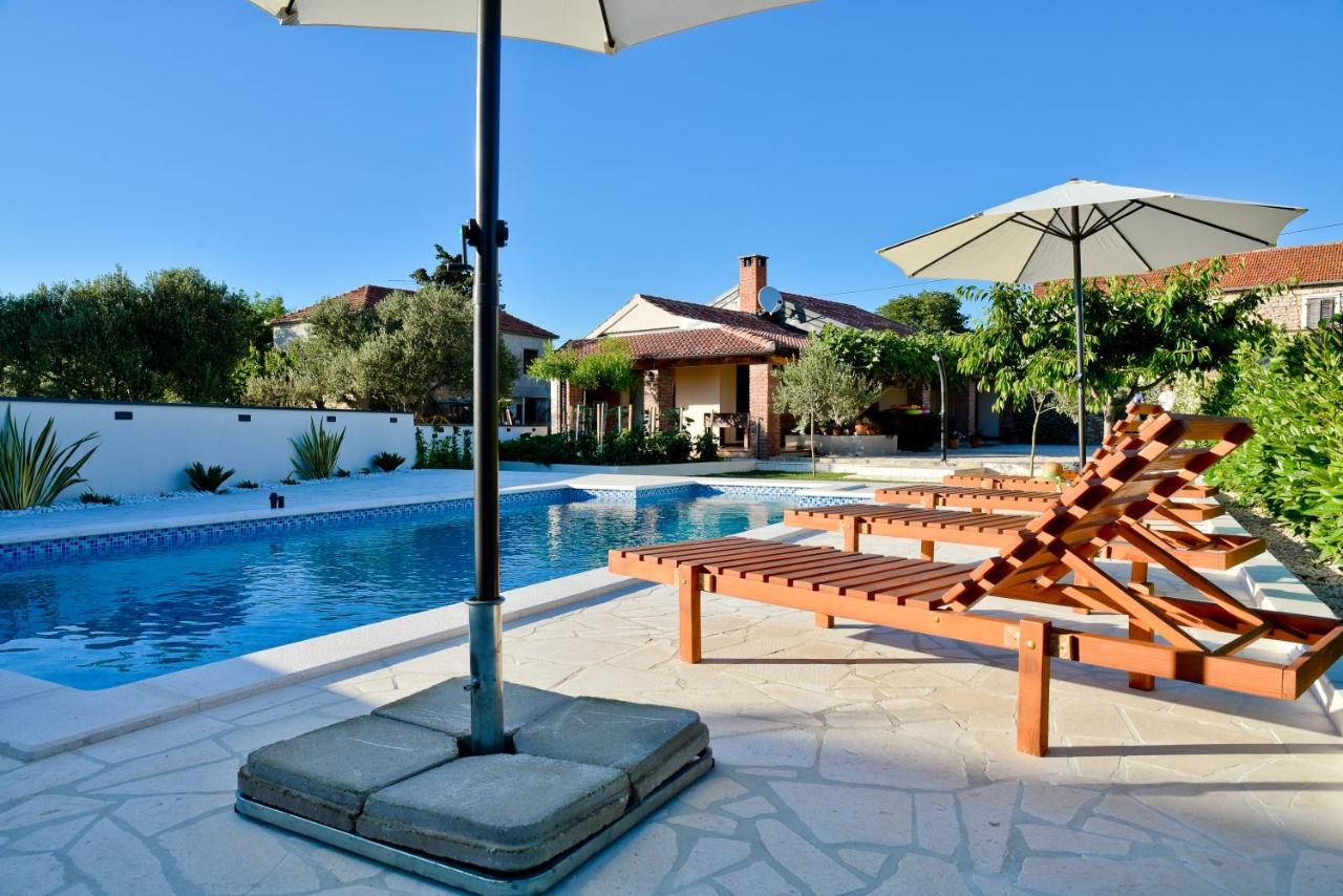 Villa Navita Augustinus With Pool Debeljak Buitenkant foto